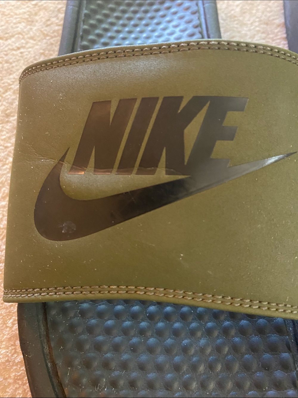 Nike Green and Black Slide Sandals - Picture 4 of 5